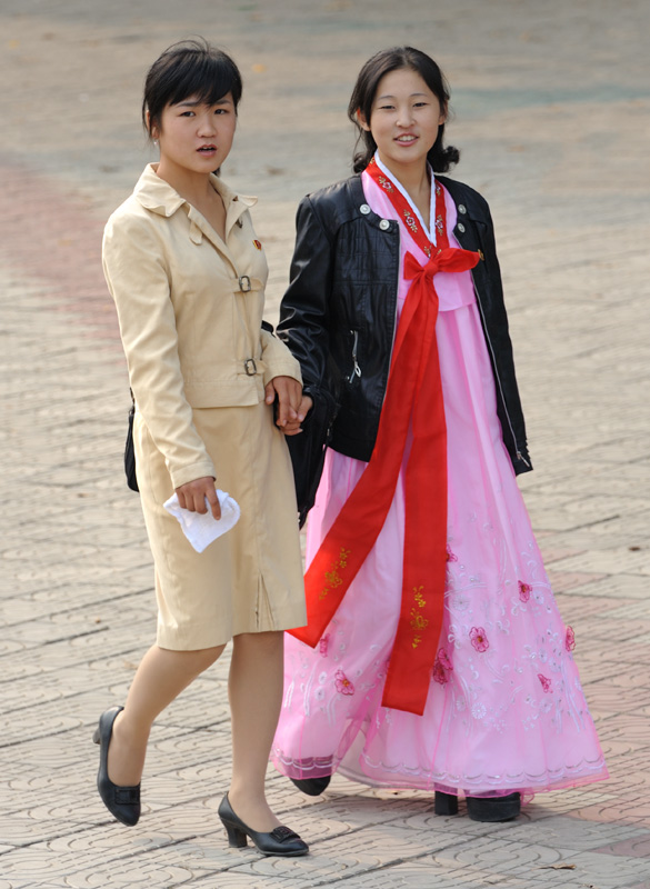 Девушки в Пхеньяне.